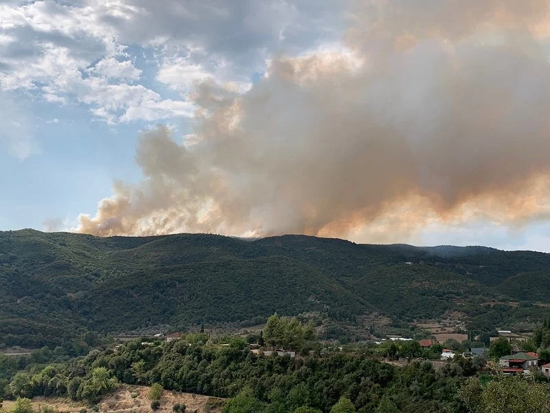 Ξέσπασε μεγάλη φωτιά στο Αγρίνιο-Συναγερμός στην Πυροσβεστική-Εικόνες, Βίντεο